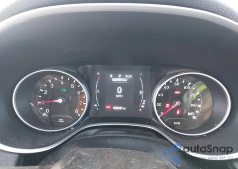 2018 Jeep Compass Latitude Fwd z USA, uszkodzony, nr VIN 3C4NJCBB1JT419661